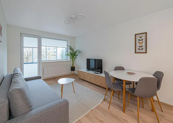 Luminious With Balcony By Polo Appartement *