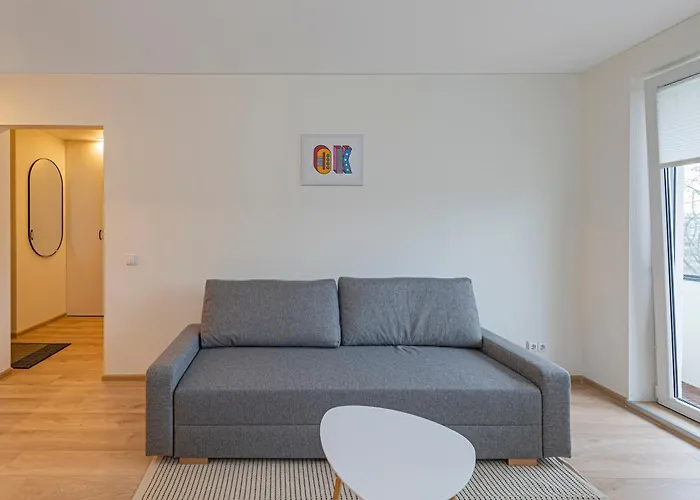 Luminious With Balcony By Polo Appartement